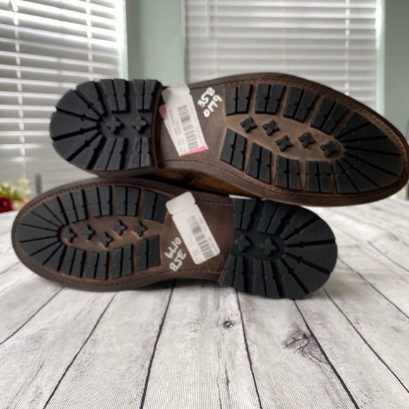 NWT FRYE LACE UP BOOTS - Picture 8 of 10